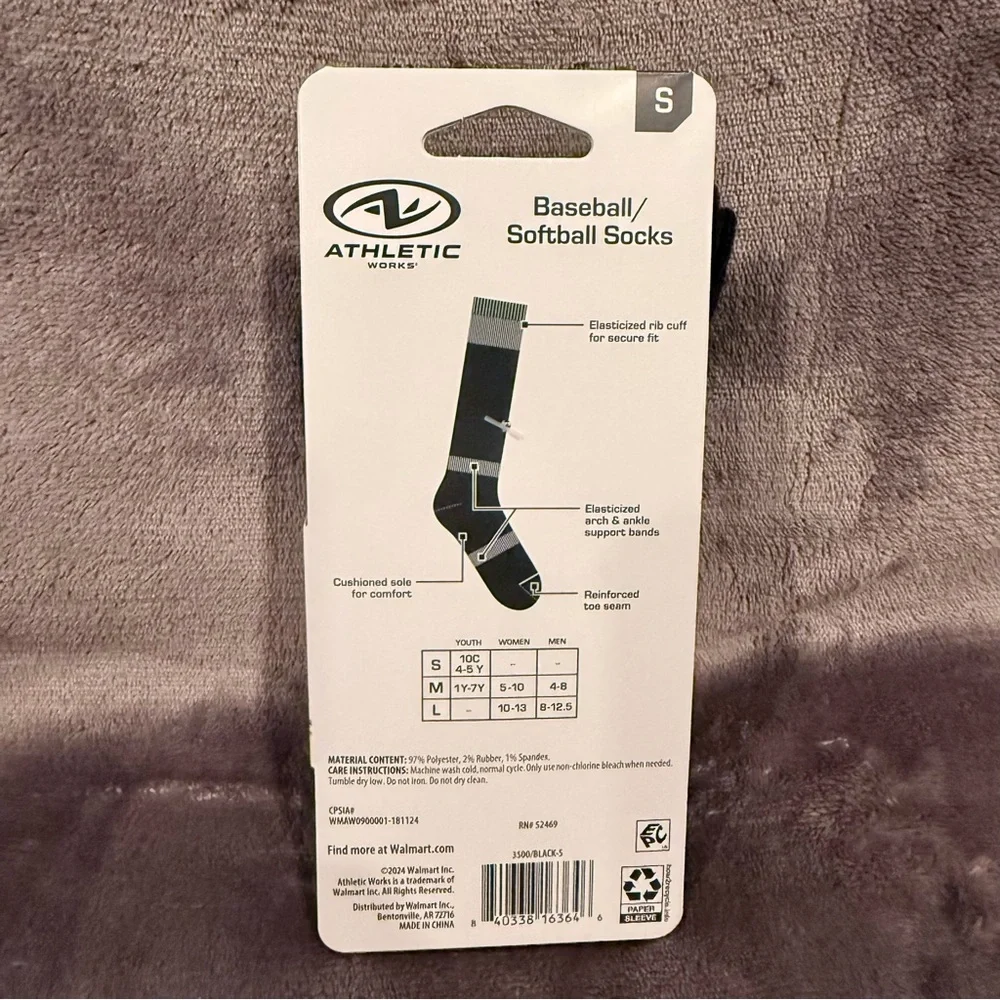 Athletic Works Youth size small 2-pk. Black baseball/ softball unisex socks